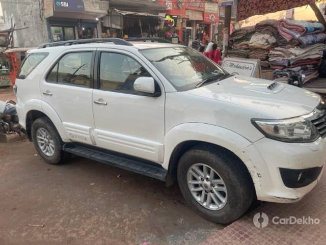 https://stimg2.cardekho.com/images/usedcarimages/large/3-2023/3646513/WhatsAppImage2023-03-12at12.36.34PM(1).jpg?imwidth=6401