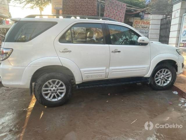 https://stimg2.cardekho.com/images/usedcarimages/large/3-2023/3646513/WhatsAppImage2023-03-12at12.36.34PM.jpg?imwidth=6400