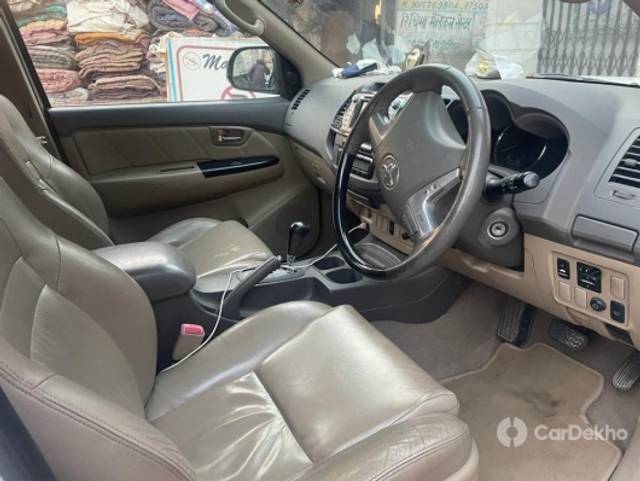 https://stimg2.cardekho.com/images/usedcarimages/large/3-2023/3646513/WhatsAppImage2023-03-12at12.36.35PM.jpg?imwidth=6402