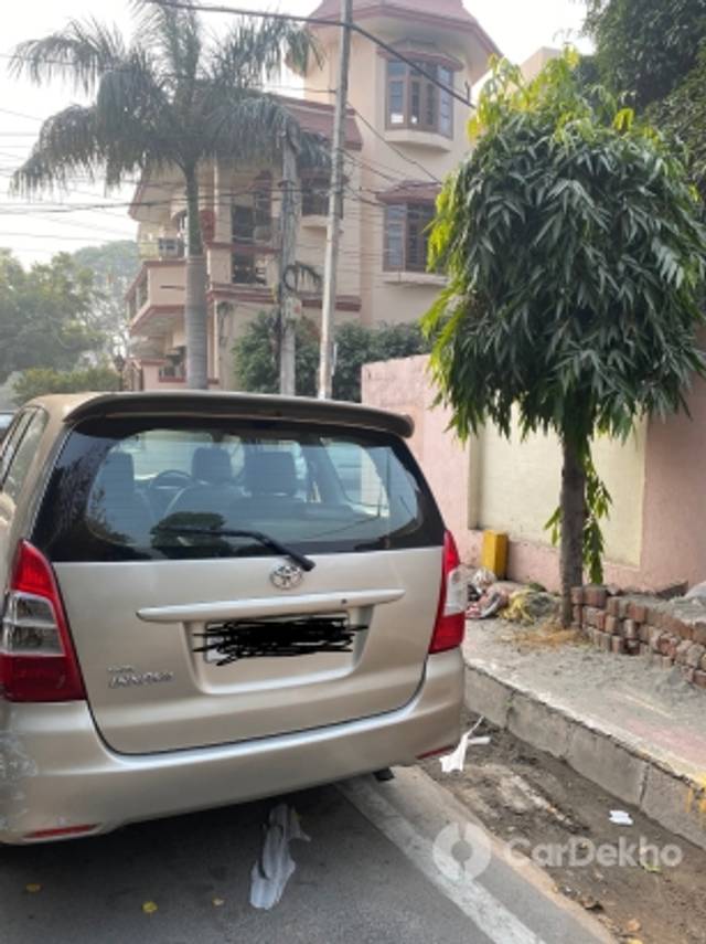 https://stimg2.cardekho.com/images/usedcarimages/large/3-2023/3646586/39B7C187-DE34-4CF8-9060-5B039963CE8E.jpg?imwidth=6402