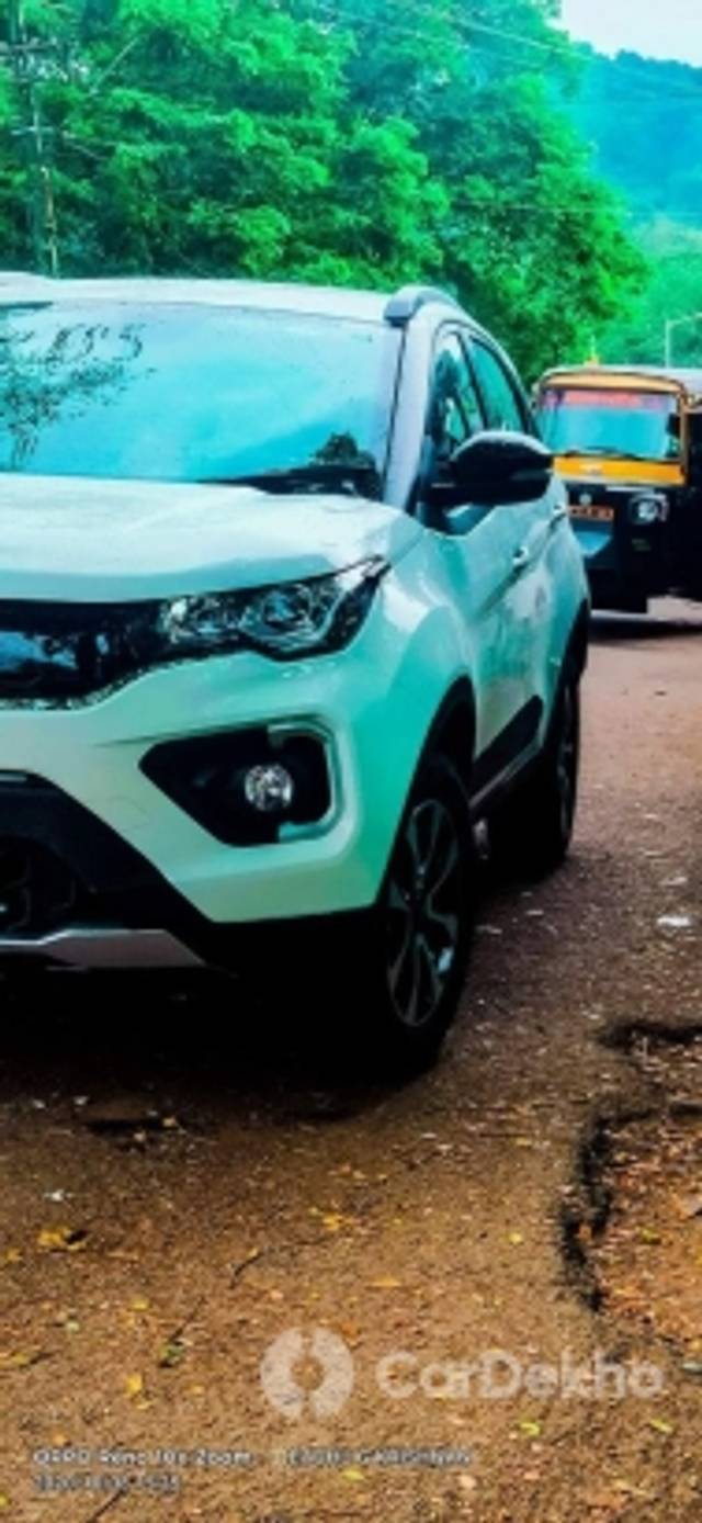 https://stimg2.cardekho.com/images/usedcarimages/large/3-2023/3647066/FB_IMG_1678640953643.jpg?imwidth=6401