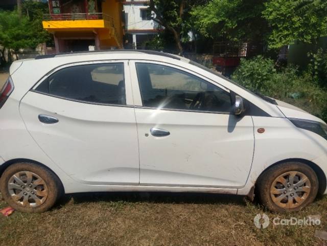 https://stimg2.cardekho.com/images/usedcarimages/large/3-2023/3647157/IMG_20221027_114243.jpg?imwidth=6402