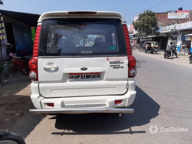 https://stimg2.cardekho.com/images/usedcarimages/large/3-2023/3647158/20200318_103422.jpg?imwidth=6401