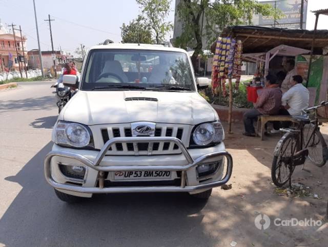 https://stimg2.cardekho.com/images/usedcarimages/large/3-2023/3647158/20200318_103503.jpg?imwidth=6400