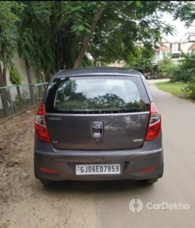 https://stimg2.cardekho.com/images/usedcarimages/large/3-2023/3647163/Screenshot_20230313_080806_WhatsApp.jpg?imwidth=6402