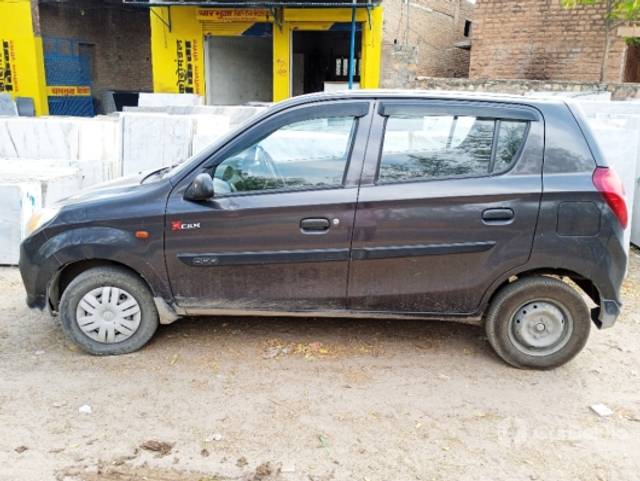 https://stimg2.cardekho.com/images/usedcarimages/large/3-2023/3647224/IMG_20230313_104043.jpg?imwidth=6401