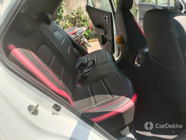 https://stimg2.cardekho.com/images/usedcarimages/large/3-2023/3647386/IMG_20230312_112342.jpg?imwidth=6402