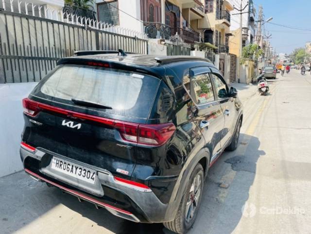 https://stimg2.cardekho.com/images/usedcarimages/large/3-2023/3648082/1ED536F0-27AE-46D4-8C85-AB9E2AD22CA8.jpg?imwidth=6401