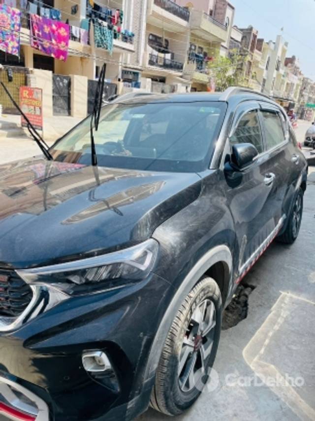 https://stimg2.cardekho.com/images/usedcarimages/large/3-2023/3648082/4D9AE5BC-2228-47AD-B349-010090E6F1F2.jpg?imwidth=6402