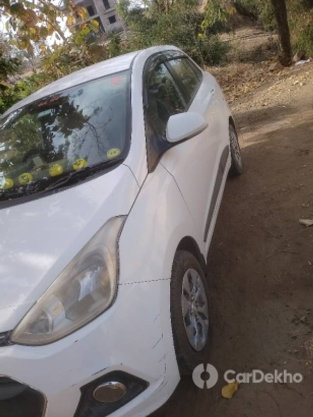https://stimg2.cardekho.com/images/usedcarimages/large/3-2023/3648097/IMG_20230222_090639.jpg?imwidth=6401