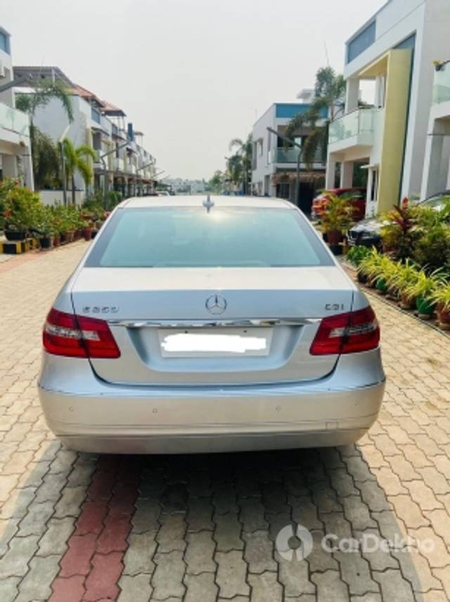 https://stimg2.cardekho.com/images/usedcarimages/large/3-2023/3648108/0996B6EF-709A-43D5-845B-4320FEF850F0.jpg?imwidth=6402