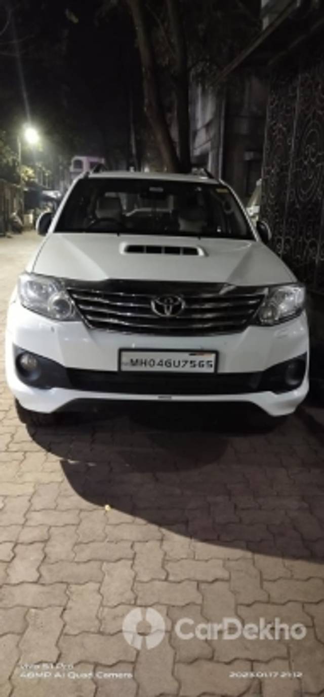 https://stimg2.cardekho.com/images/usedcarimages/large/3-2023/3648201/31205A41-5153-41A5-9C58-26E7F60D02D6.jpg?imwidth=6400