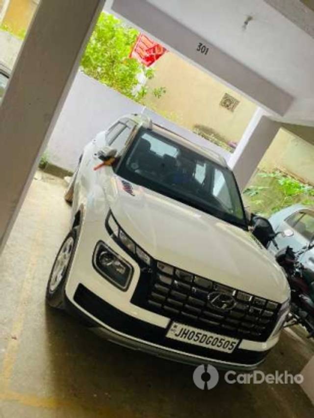 https://stimg2.cardekho.com/images/usedcarimages/large/3-2023/3648290/IMG_E75852.jpg?imwidth=6400