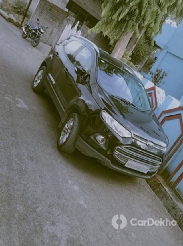 https://stimg2.cardekho.com/images/usedcarimages/large/3-2023/3648307/IMG_20230313_161947.jpg?imwidth=6402