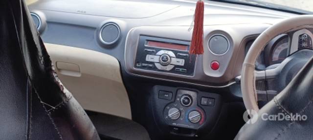 https://stimg2.cardekho.com/images/usedcarimages/large/3-2023/3648423/IMG20230309142225.jpg?imwidth=6401