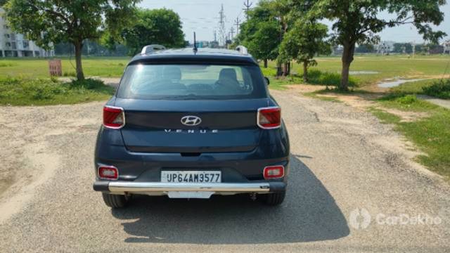 https://stimg2.cardekho.com/images/usedcarimages/large/3-2023/3648426/IMG20220928122219.jpg?imwidth=6401