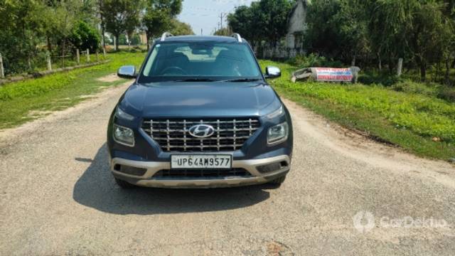 https://stimg2.cardekho.com/images/usedcarimages/large/3-2023/3648426/IMG20220928122242.jpg?imwidth=6400