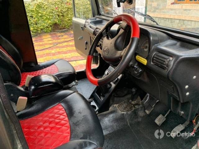 https://stimg2.cardekho.com/images/usedcarimages/large/3-2023/3648438/DC23F422-433C-46B1-B907-37731DD604A9.jpg?imwidth=6402