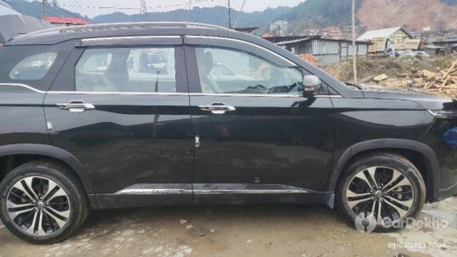 https://stimg2.cardekho.com/images/usedcarimages/large/3-2023/3648578/IMG_20230209_103930.jpg?imwidth=6400