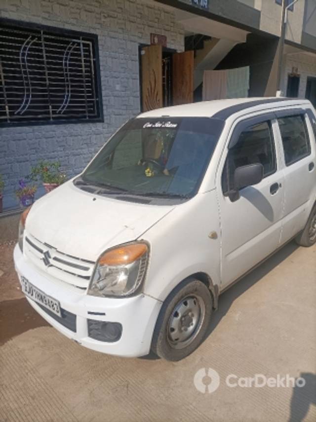 https://stimg2.cardekho.com/images/usedcarimages/large/3-2023/3648587/IMG20221130105250.jpg?imwidth=6400