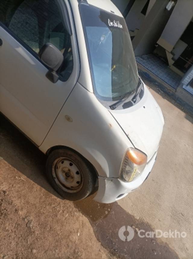 https://stimg2.cardekho.com/images/usedcarimages/large/3-2023/3648587/image_2022-11-30_10-51-07.jpg?imwidth=6402