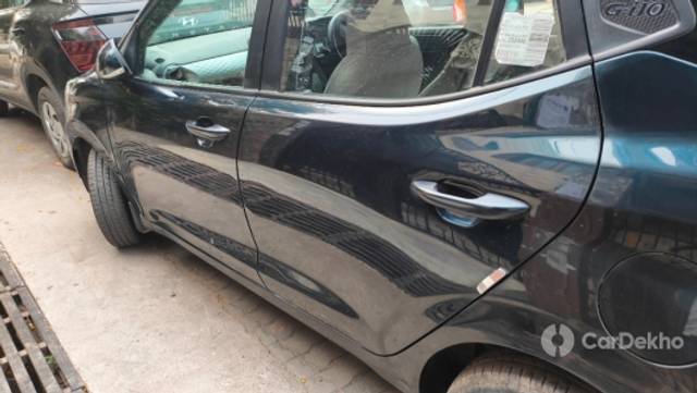 https://stimg2.cardekho.com/images/usedcarimages/large/3-2023/3648969/IMG20230307151759.jpg?imwidth=6402