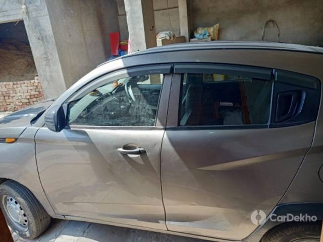 https://stimg2.cardekho.com/images/usedcarimages/large/3-2023/3649289/IMG-20230314-WA0024.jpg?imwidth=6401