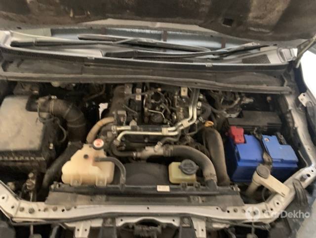 https://stimg2.cardekho.com/images/usedcarimages/large/3-2023/3649863/CA8EE630-7D63-4B1C-8DB5-00A89A474D80.jpg?imwidth=6401