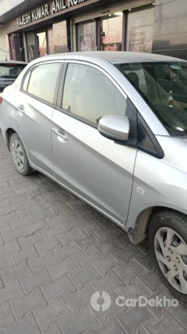 https://stimg2.cardekho.com/images/usedcarimages/large/3-2023/3649950/IMG-20230213-WA0042.jpg?imwidth=6401