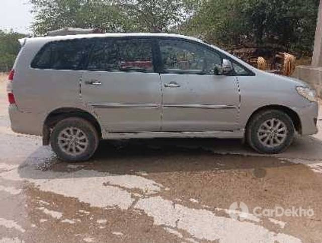 https://stimg2.cardekho.com/images/usedcarimages/large/3-2023/3650086/IMG_20230315_1201583.jpg?imwidth=6402
