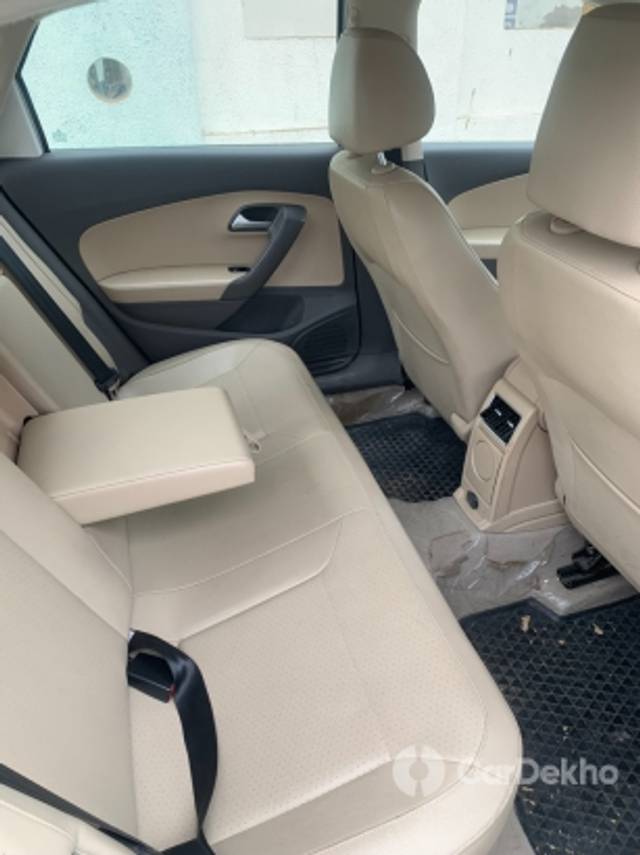 https://stimg2.cardekho.com/images/usedcarimages/large/3-2023/3650200/0D0E84AB-E5E8-4C54-B523-835FFFE0039B.jpg?imwidth=6401