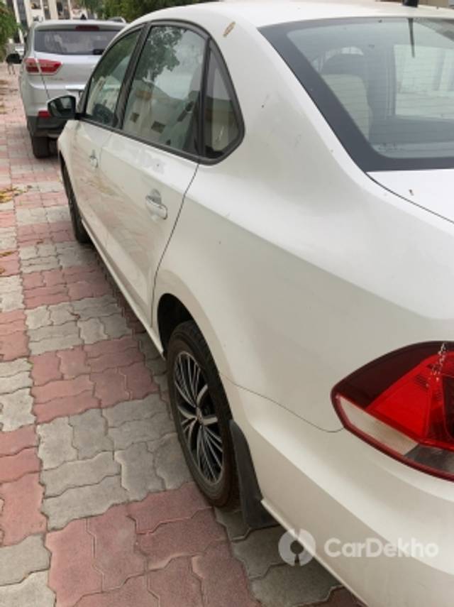 https://stimg2.cardekho.com/images/usedcarimages/large/3-2023/3650200/2E76390D-B1B2-4FC8-BDF4-3656A3B4D4D7.jpg?imwidth=6402