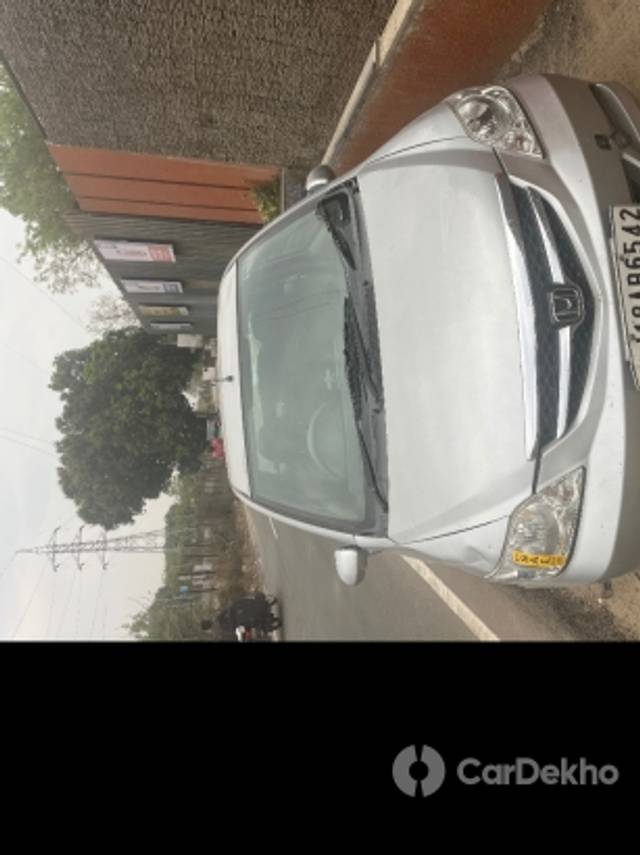 https://stimg2.cardekho.com/images/usedcarimages/large/3-2023/3650362/ECC254F7-1C66-42D1-8301-F70EAF1171C6.jpg?imwidth=6401