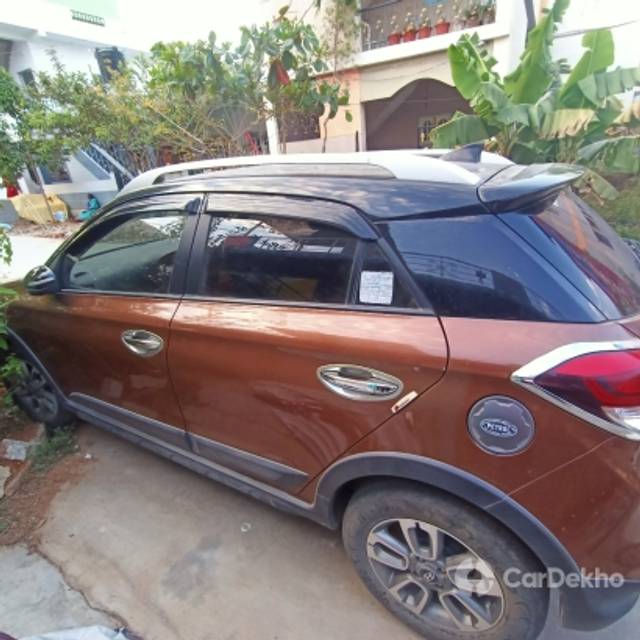 https://stimg2.cardekho.com/images/usedcarimages/large/3-2023/3651035/IMG20230309180102.jpg?imwidth=6402