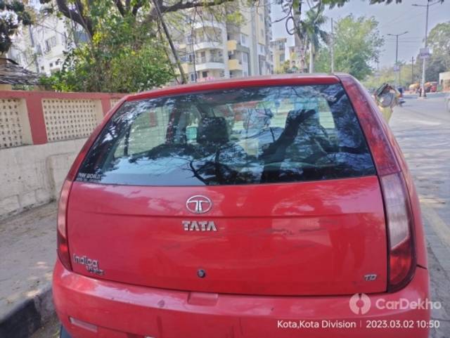 https://stimg2.cardekho.com/images/usedcarimages/large/3-2023/3651044/093CED21-09C8-4F54-A126-D2DCB5E361C8.jpg?imwidth=6401