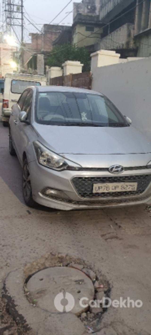 https://stimg2.cardekho.com/images/usedcarimages/large/3-2023/3651048/20230313_182249.jpg?imwidth=6400