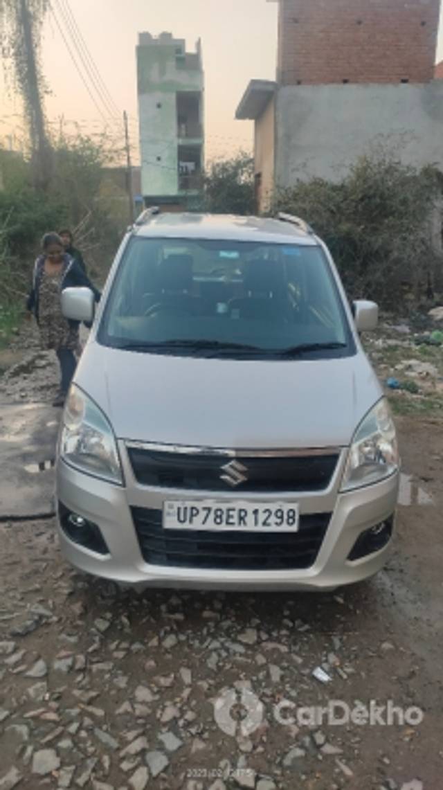 https://stimg2.cardekho.com/images/usedcarimages/large/3-2023/3651186/IMG20230212175446.jpg?imwidth=6400