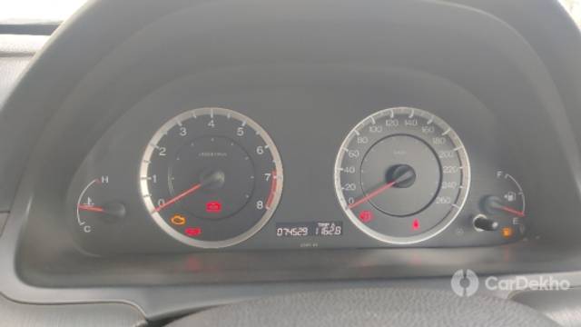 https://stimg2.cardekho.com/images/usedcarimages/large/3-2023/3651684/IMG-20230316-WA0037.jpg?imwidth=6401