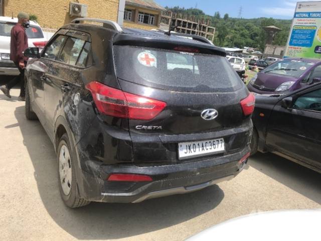 https://stimg2.cardekho.com/images/usedcarimages/large/3-2023/3651968/8D571612-F66C-4B26-8D33-CB2A0C9D8C7F.jpg?imwidth=6400