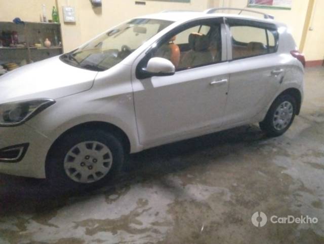 https://stimg2.cardekho.com/images/usedcarimages/large/3-2023/3651982/IMG-20230313-WA0002.jpg?imwidth=6402