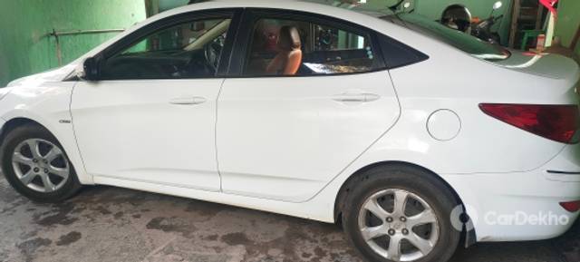 https://stimg2.cardekho.com/images/usedcarimages/large/3-2023/3652009/IMG20230221154630.jpg?imwidth=6401