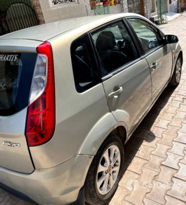 https://stimg2.cardekho.com/images/usedcarimages/large/3-2023/3652077/IMG_20230316_112423.jpg?imwidth=6402