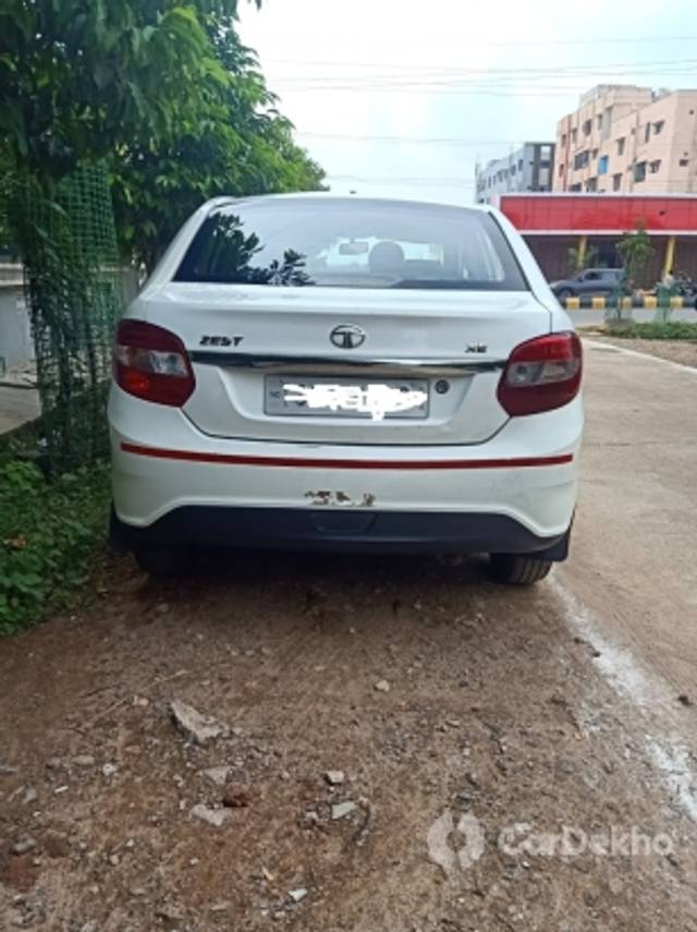 https://stimg2.cardekho.com/images/usedcarimages/large/3-2023/3652149/WhatsAppImage2023-03-17at11.43.28.jpg?imwidth=6401