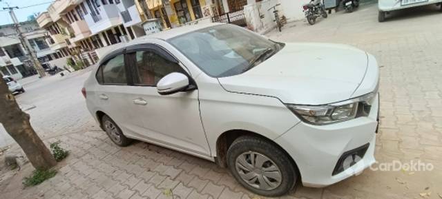 https://stimg2.cardekho.com/images/usedcarimages/large/3-2023/3652445/IMG_20230304_123630.jpg?imwidth=6401