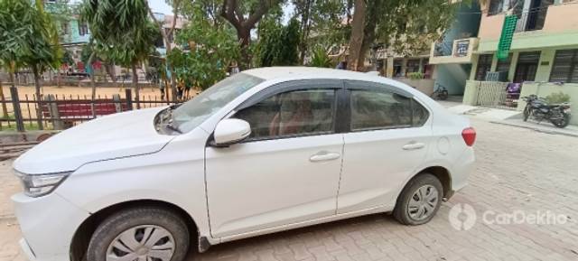 https://stimg2.cardekho.com/images/usedcarimages/large/3-2023/3652445/IMG_20230304_123639.jpg?imwidth=6402