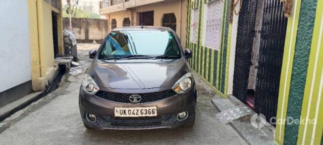 https://stimg2.cardekho.com/images/usedcarimages/large/3-2023/3653284/IMG_20230311_161725.jpg?imwidth=6400