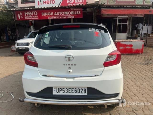 https://stimg2.cardekho.com/images/usedcarimages/large/3-2023/3653407/IMG-20230221-WA0031.jpg?imwidth=6402