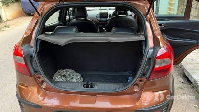 https://stimg2.cardekho.com/images/usedcarimages/large/3-2023/3653526/IMG-20230302-WA0045.jpg?imwidth=6401