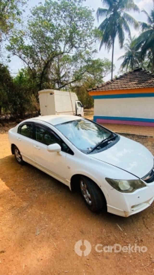 https://stimg2.cardekho.com/images/usedcarimages/large/3-2023/3653560/IMG-20230316-WA0009.jpg?imwidth=6401