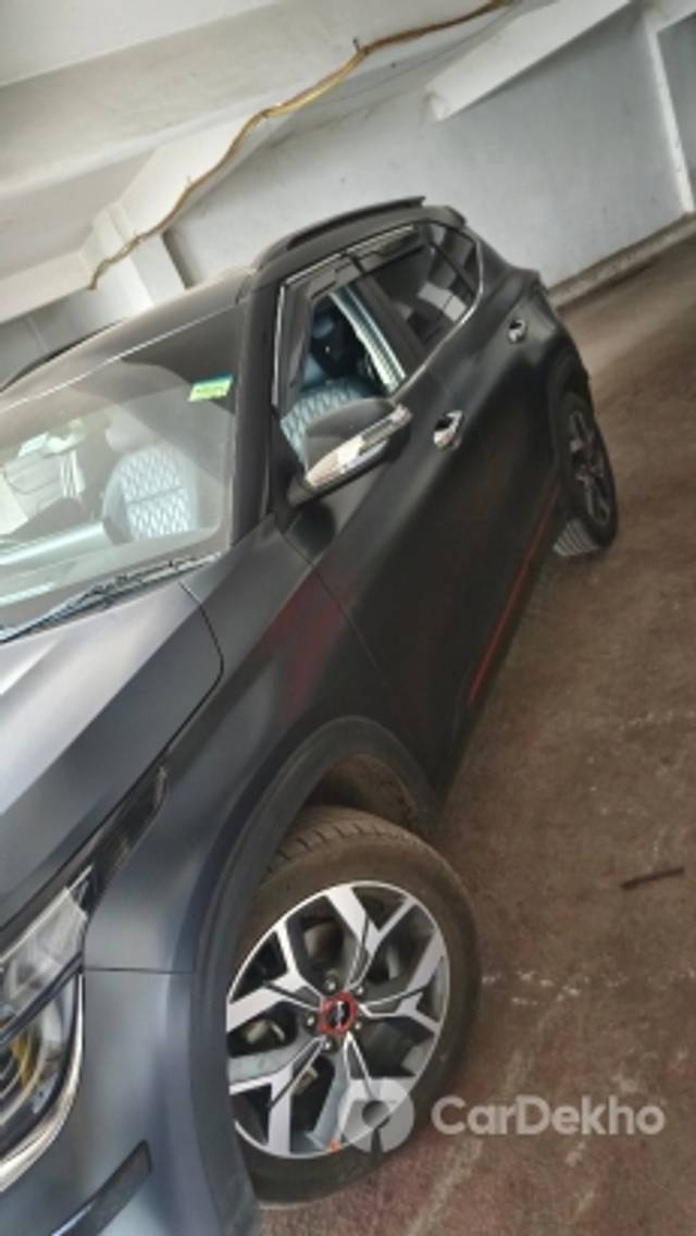https://stimg2.cardekho.com/images/usedcarimages/large/3-2023/3653762/IMG_20230318_135057.jpg?imwidth=6400